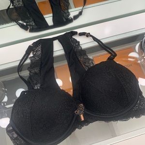 Victoria’s secret pink bra